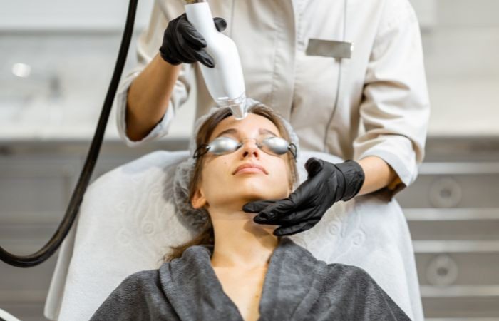 Laser skin treatment, one of the most common aesthetic treatments.